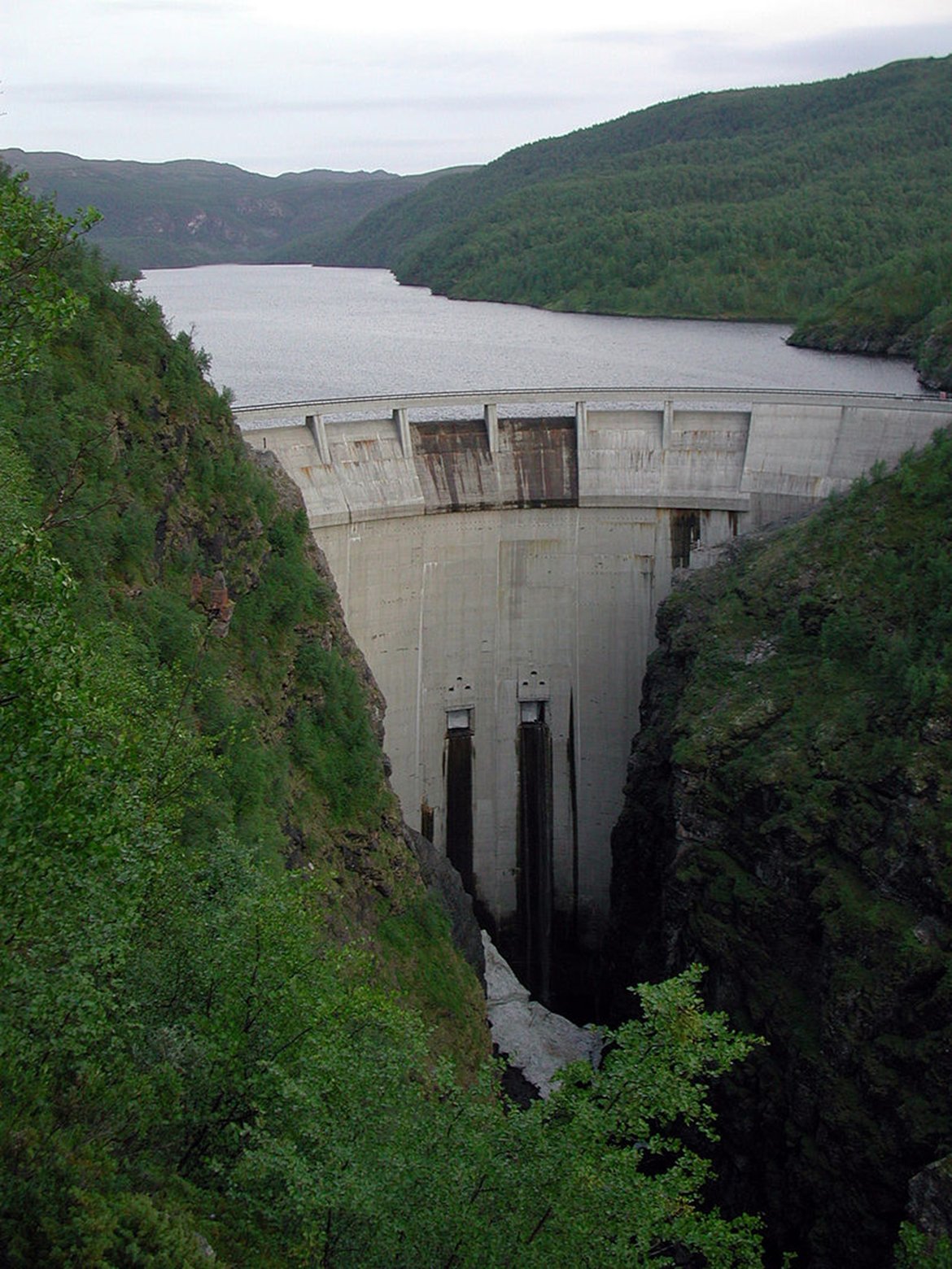Figure 2.1.7: Alta Hydro Power dam in 2003 (Bair175, Wikipedia 2003 CC BY-SA 3.0)