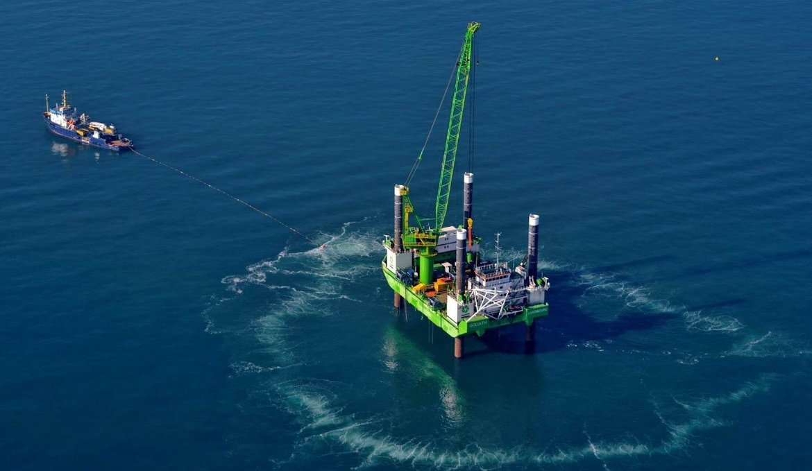 Figure 1 : Battage de pieux avec rideau de bulles © Trianel/Lang