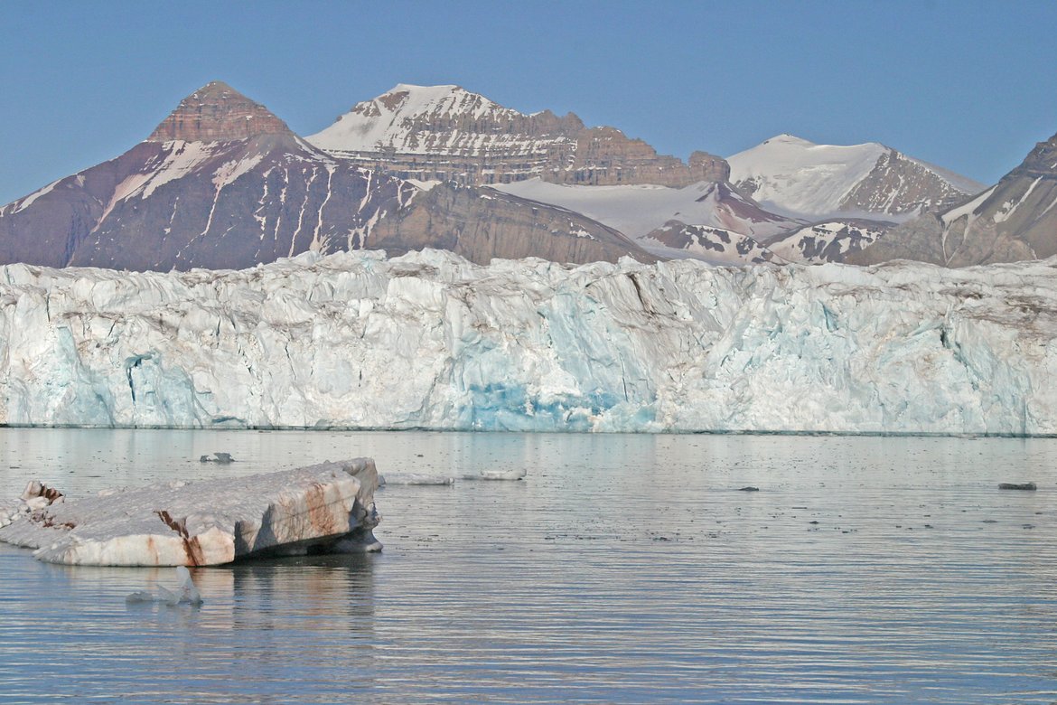 Kongsfjord glacier Norway. © Tony Morris