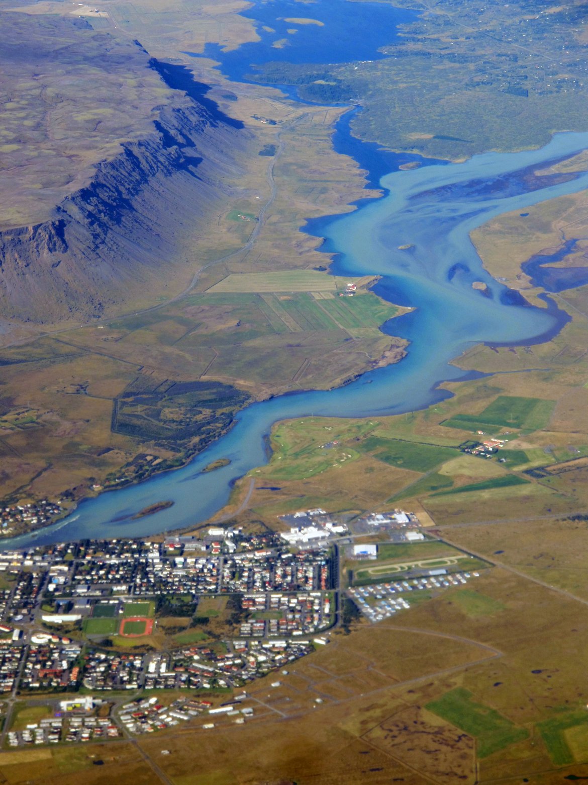 Figure 2.2.7: Selfoss at the River Ölfusá, South Iceland (Peter Prokosch, Grida.no  CC BY-SA 3.0)