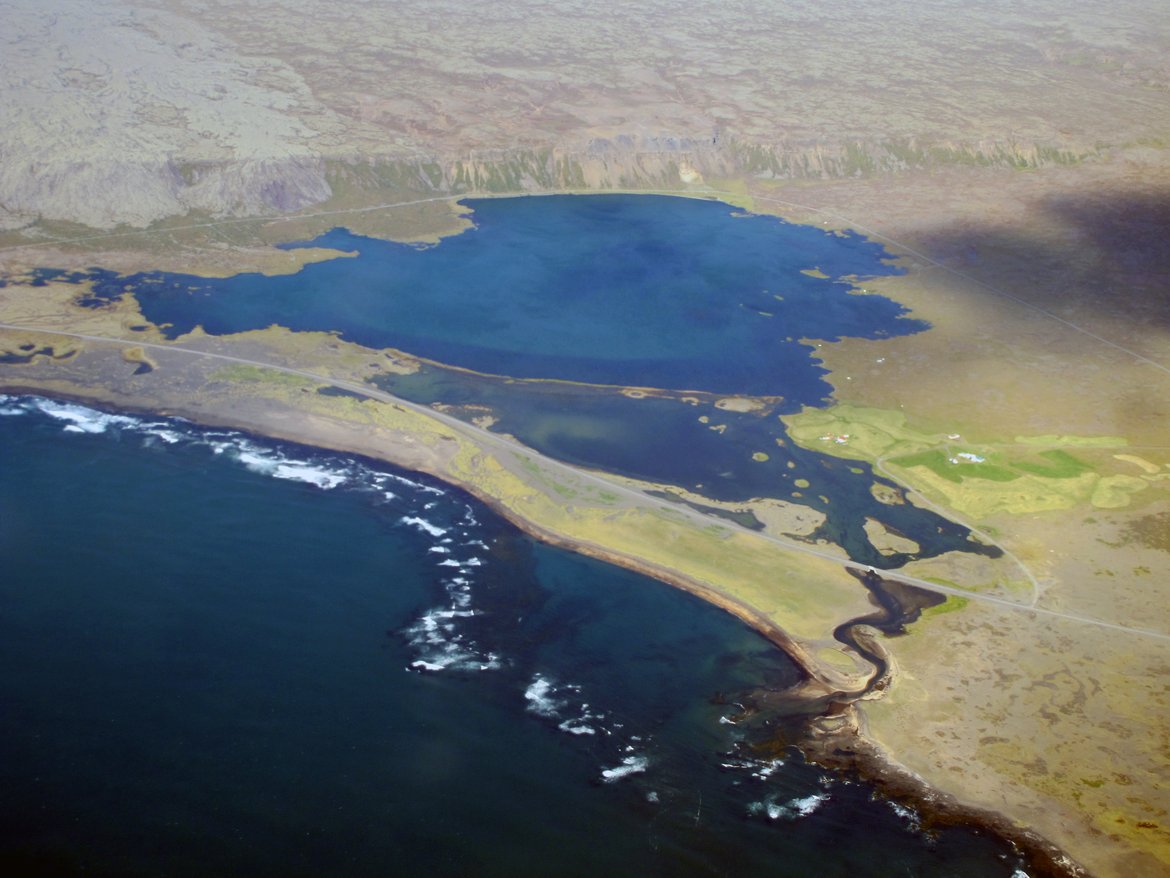 Figure 2.2.8: Lagoons aside the Ölfusá River Mouth, South Iceland (Peter Prokosch, Grida.no  CC BY-SA 3.0)