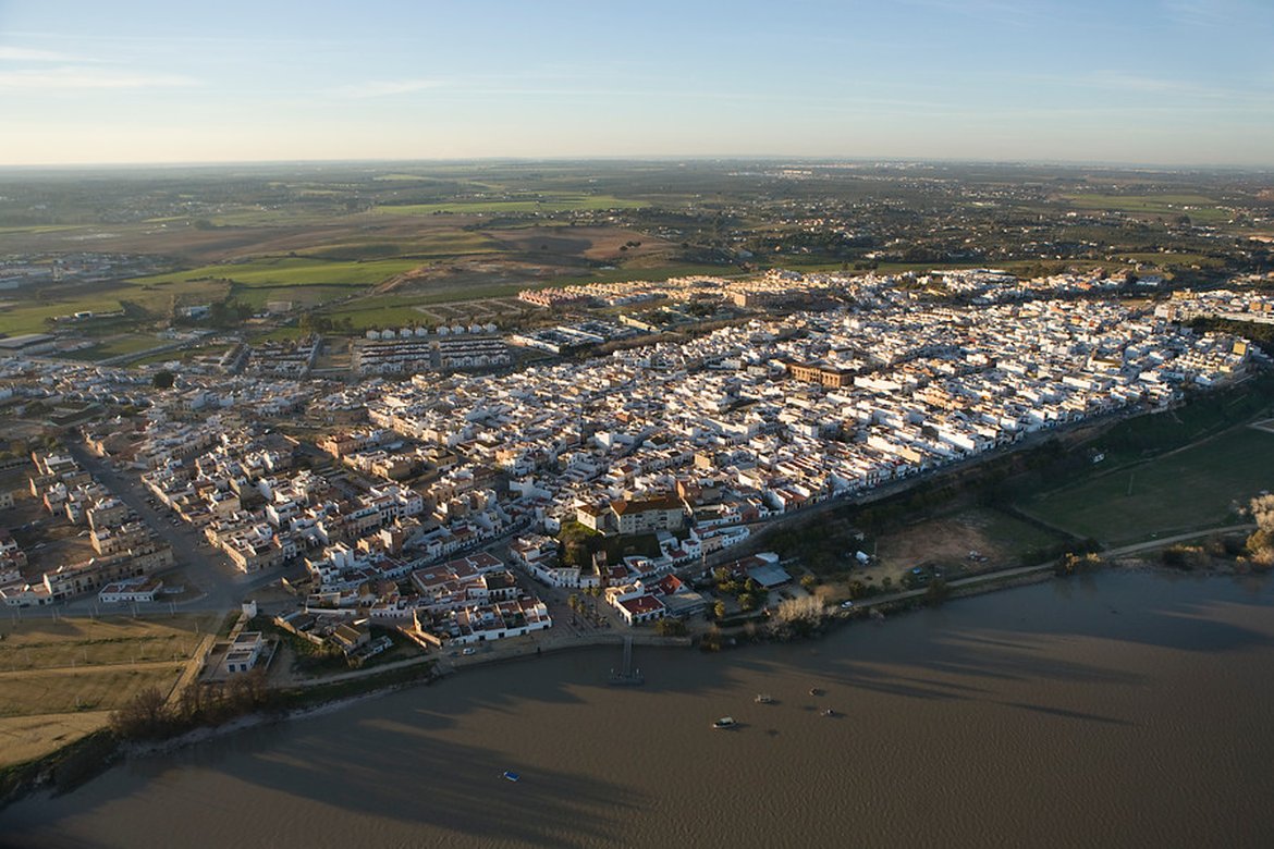 Figure 5.1.8: La Puebla del Rio (Sevilla). (Banco Audiovisual de la Junta de Andalucía CC BY-NC-ND 4.0)