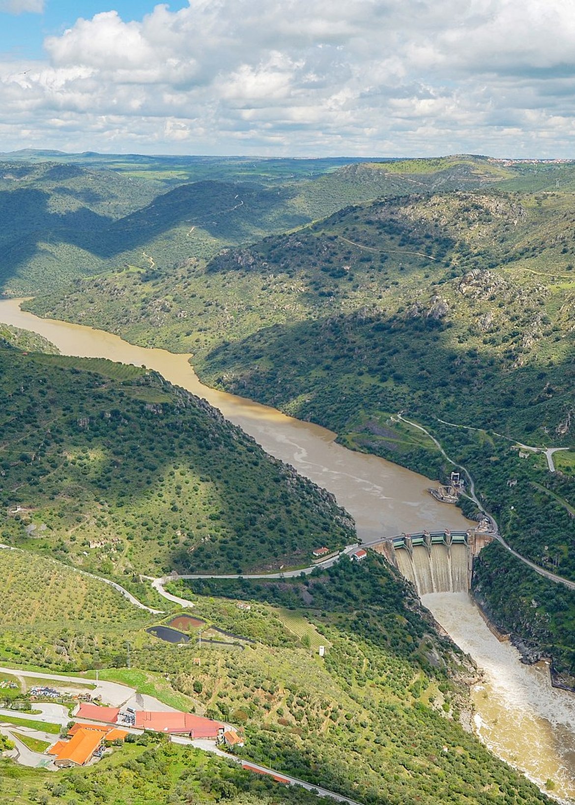 Figure 5.4.8: Douro/Duero Internacional  (Pedro Nuno Caetano, CC BY 2.0)