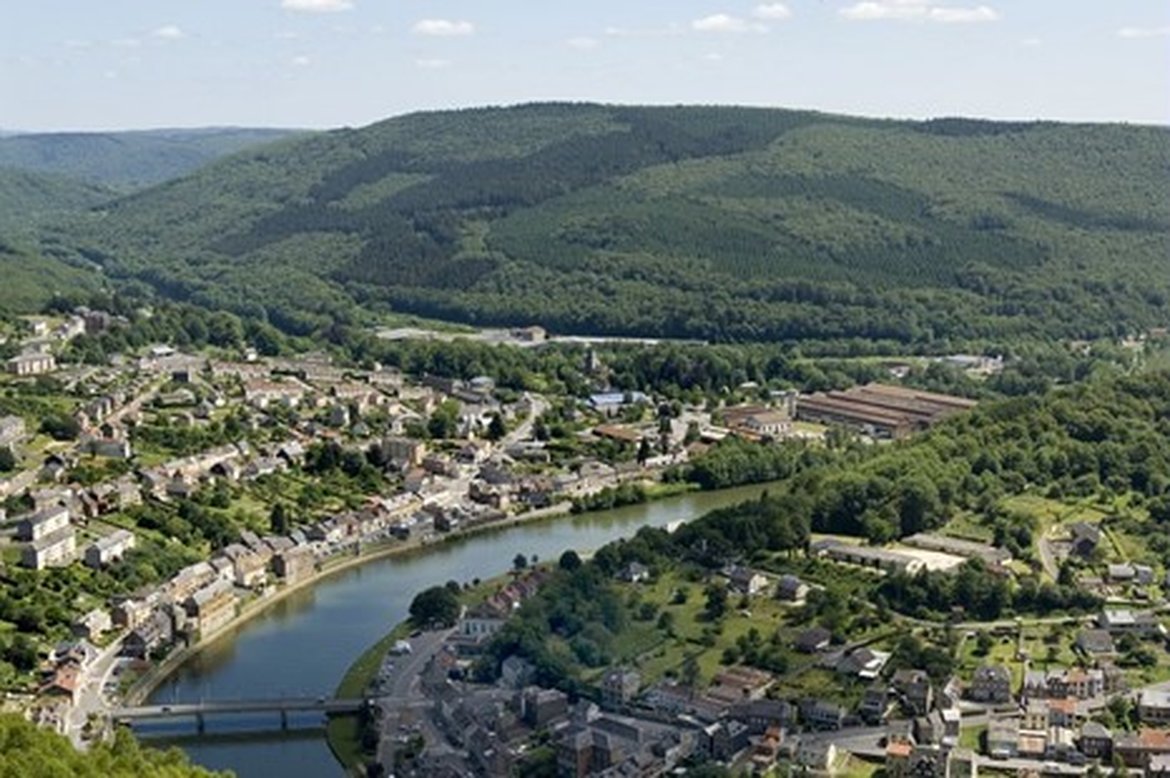 Figure 3.4.7: The Meuse at Monthermé. Laurent Mignaux / Terra