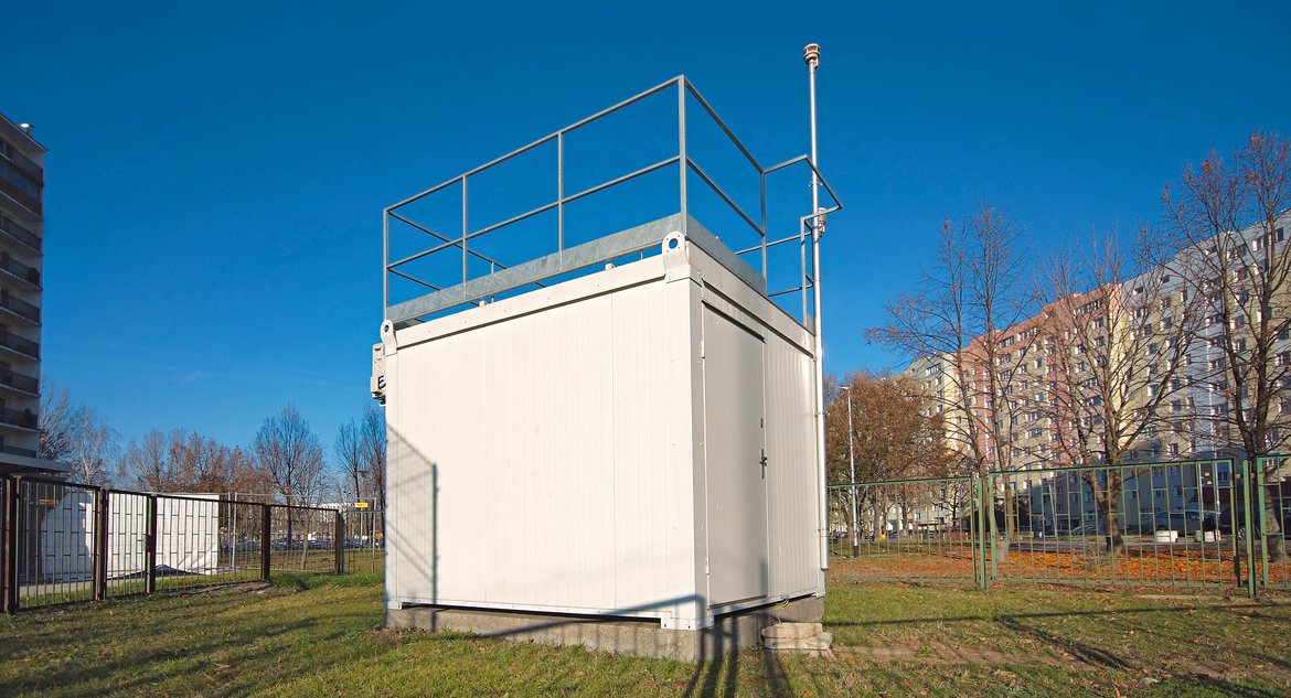 Figure 3 : Station de surveillance atmosphérique © https://www.shutterstock.com