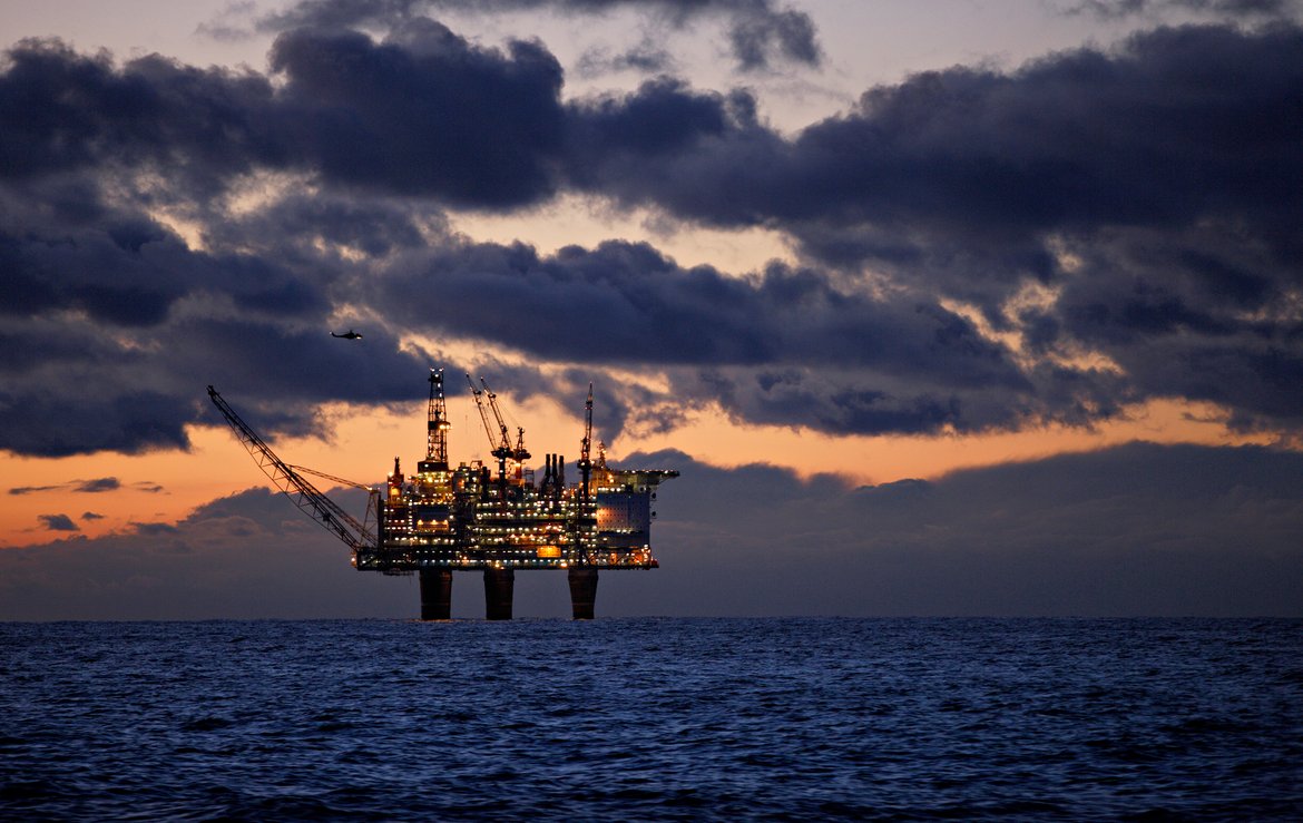 Negative impacts from oil and gas activities continue to decrease © Shutterstock